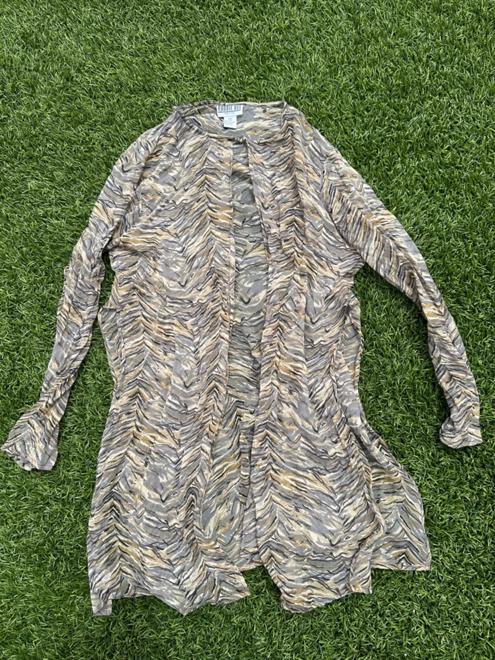 Robbie Bee Petite 10P 100% Silk Animal Print Lightweight Blouse